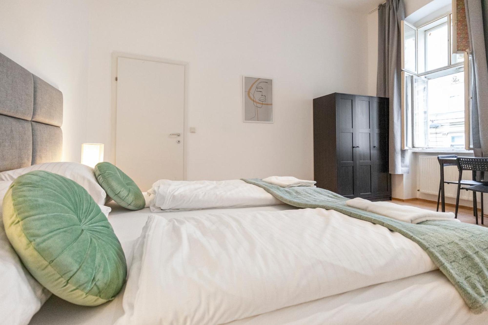 Amazing 2br Shared Only 7 Min To Wiener Stadthalle Apartment *