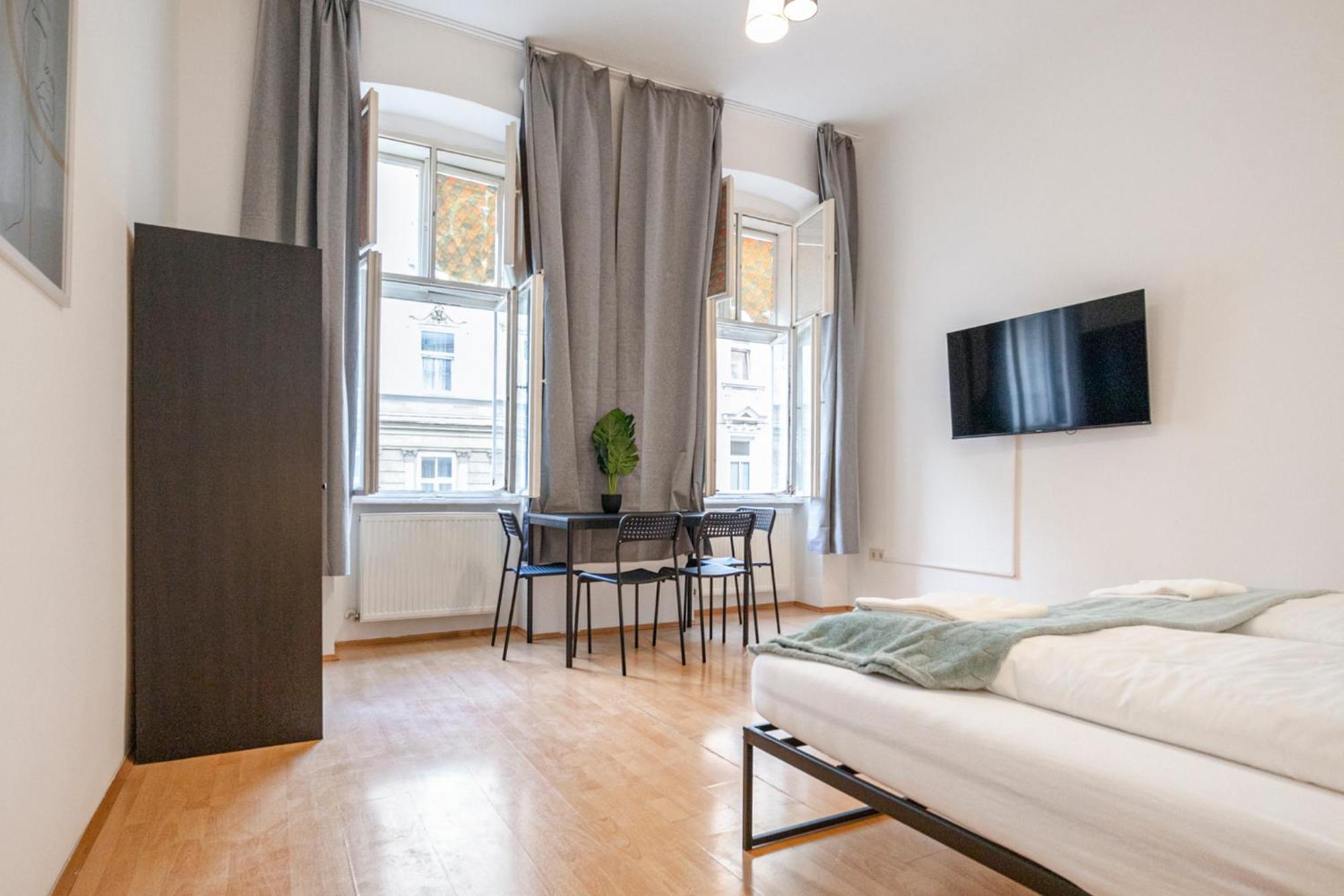 Apartment Amazing 2br Shared Only 7 Min To Wiener Stadthalle Wien