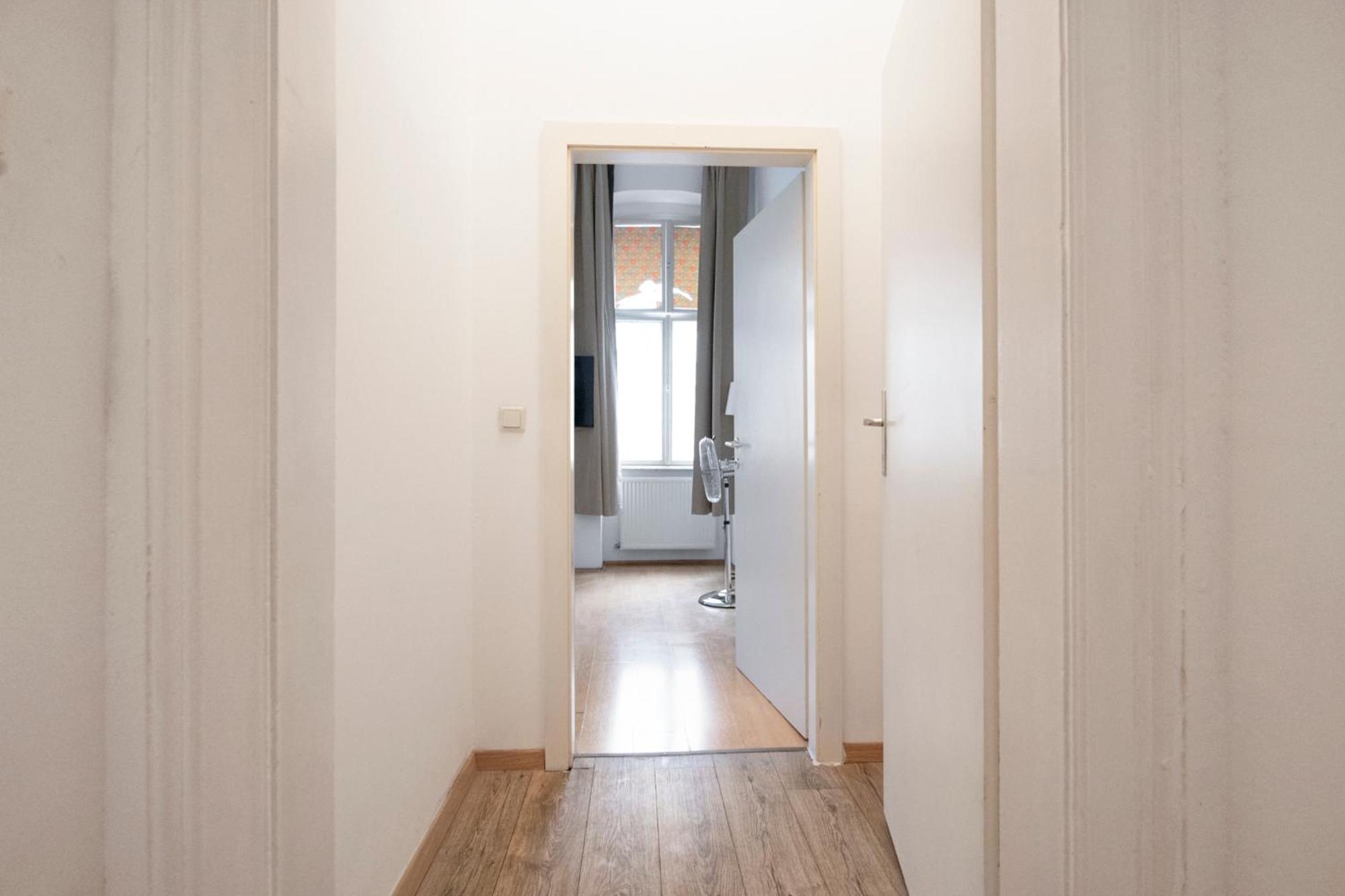Amazing 2br Shared Only 7 Min To Wiener Stadthalle *
