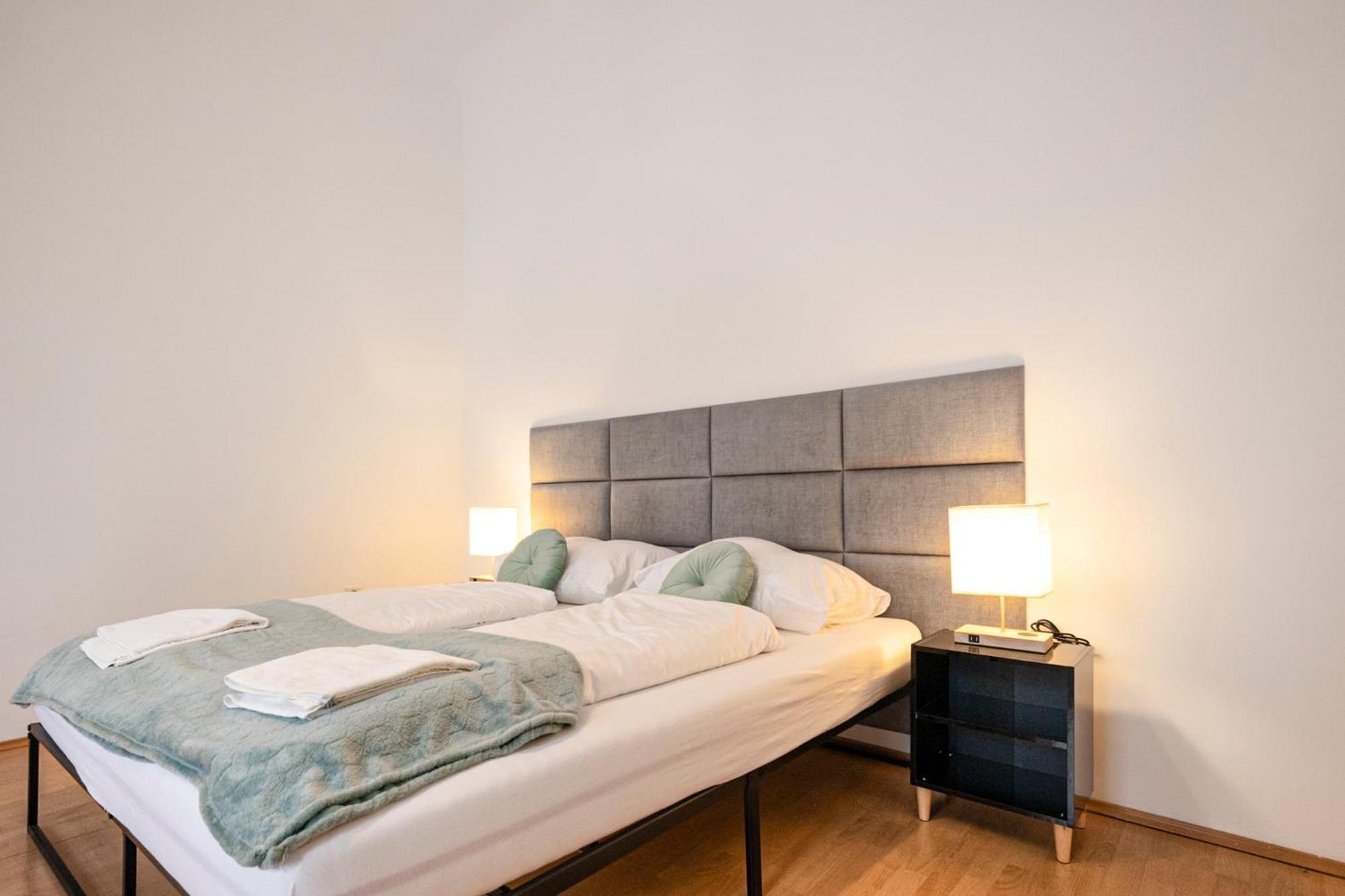 Apartment Amazing 2br Shared Only 7 Min To Wiener Stadthalle