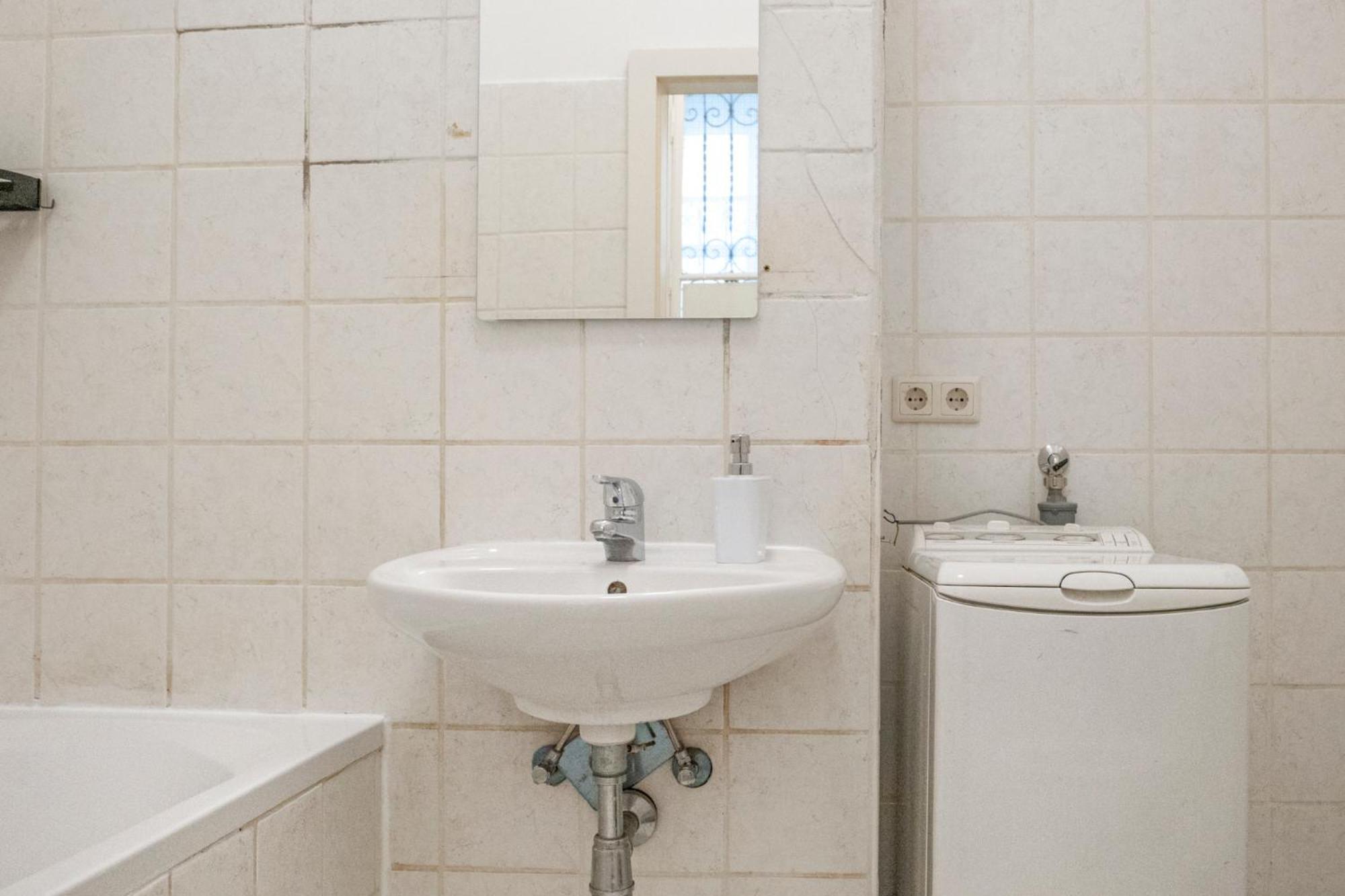 Apartment Amazing 2br Shared Only 7 Min To Wiener Stadthalle Wien