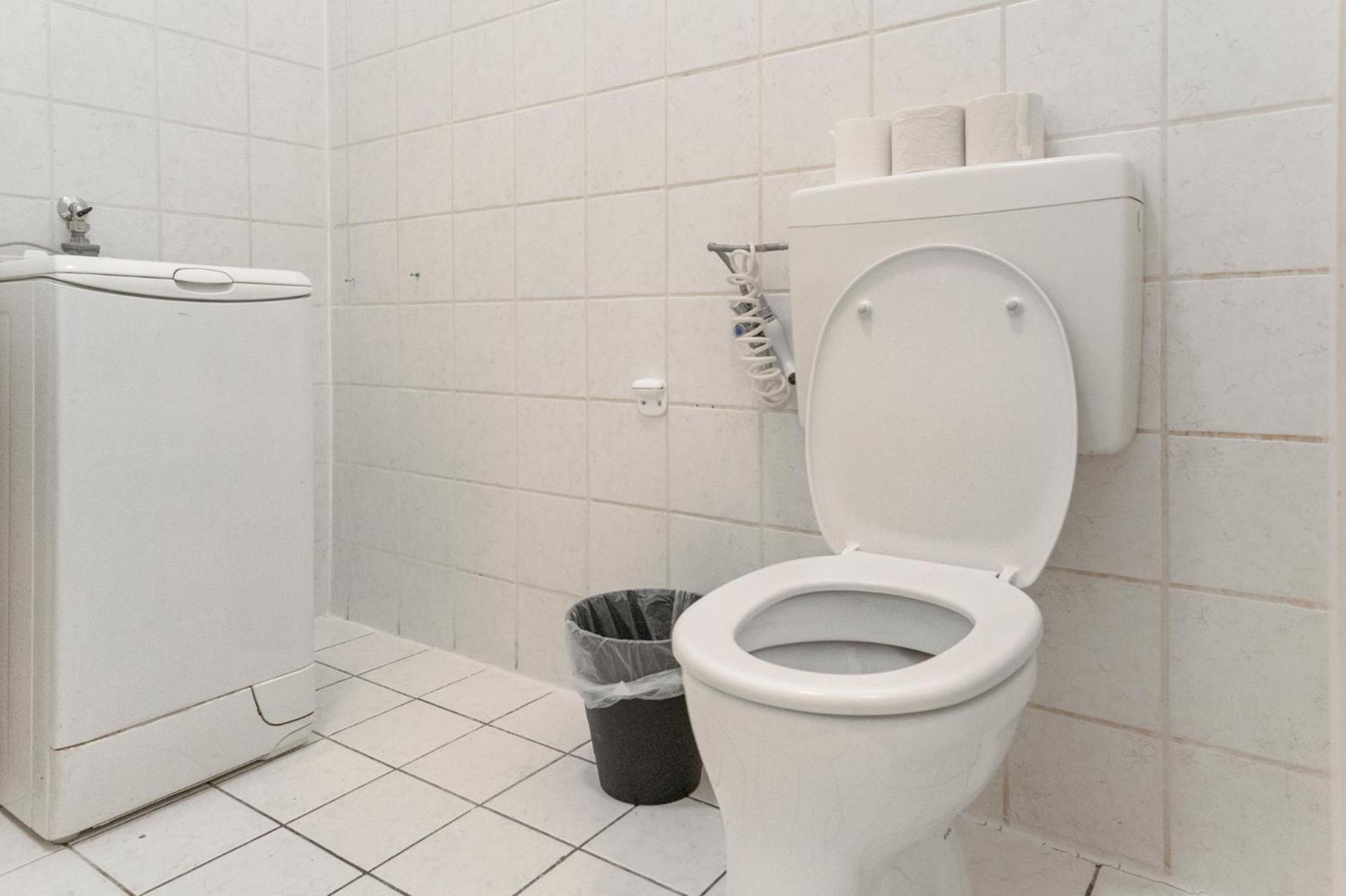 Apartment Amazing 2br Shared Only 7 Min To Wiener Stadthalle *